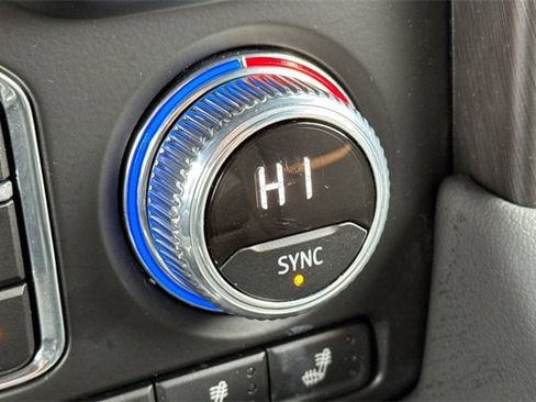 Used 2023 GMC Yukon XL AT4 image 31