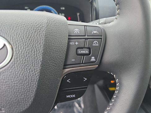 Used 2025 Toyota Camry SE image 23