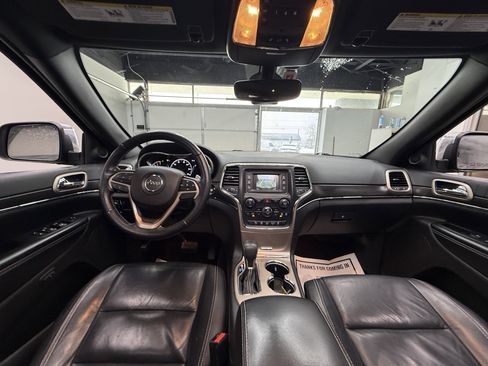 Used 2017 Jeep Grand Cherokee Limited image 12