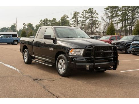Used 2018 RAM 1500 Express image 3