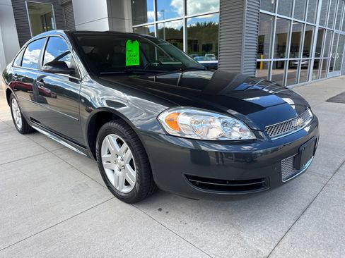 Used 2014 Chevrolet Impala LT w/ LT Sunroof Package FWD image 9
