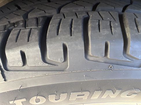 Used 2021 Toyota Highlander LE image 26