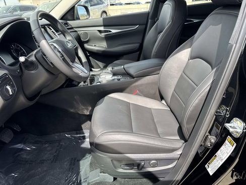 Certified 2025 INFINITI QX50 Pure image 15