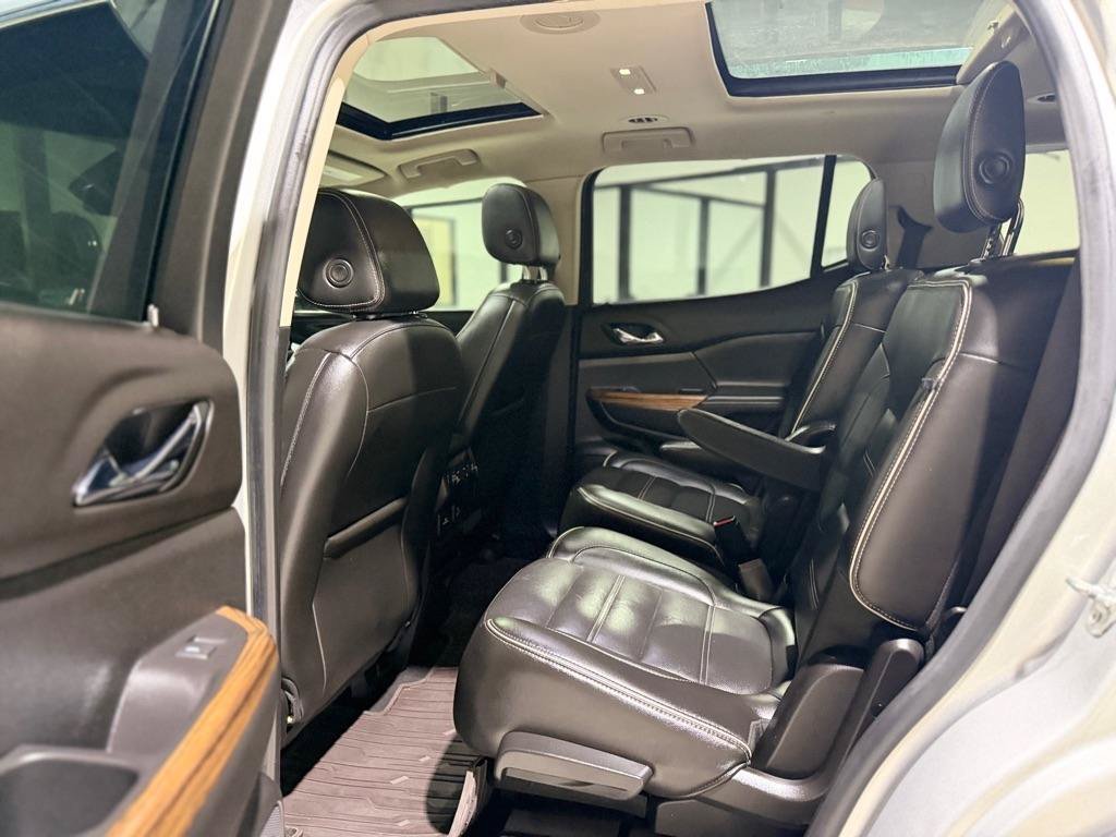 Used 2019 GMC Acadia Denali w/ Technology Package FWD image 12
