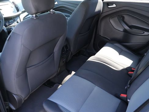 Used 2018 Ford Escape SE FWD image 12
