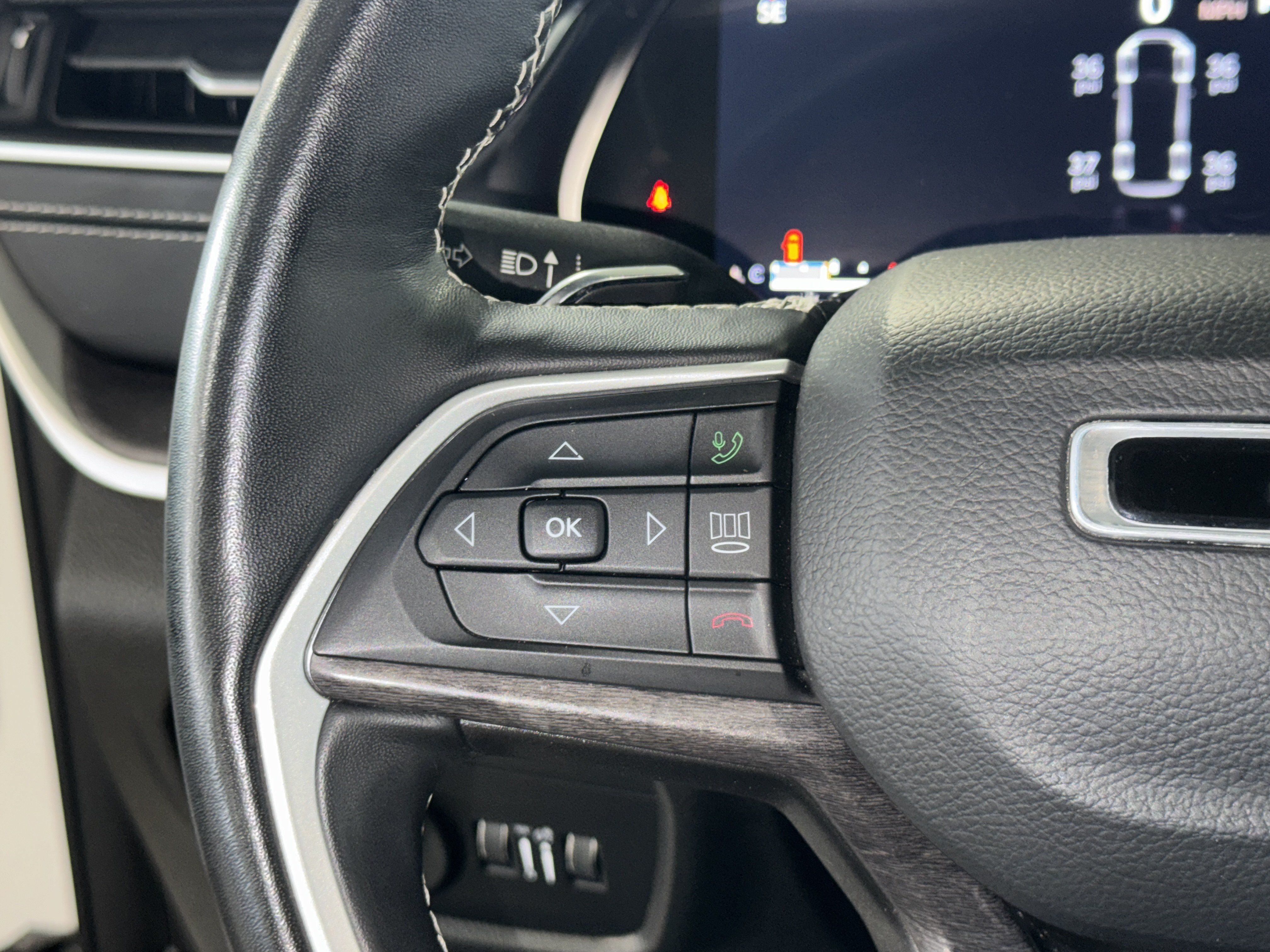 Used 2022 Jeep Grand Cherokee L Limited RWD image 24