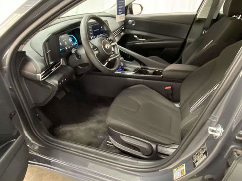 Certified 2025 Hyundai Elantra Blue image 12
