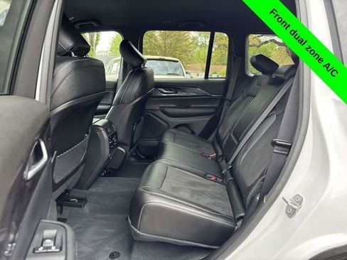 Used 2023 Jeep Grand Cherokee Altitude AWD/4WD image 23
