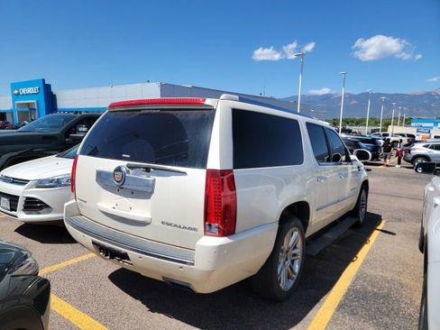 Used 2013 Cadillac Escalade ESV Platinum AWD/4WD image 4