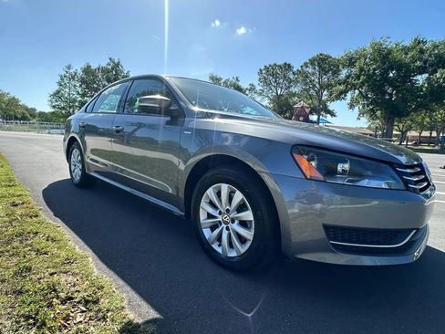 Used 2014 Volkswagen Passat 1.8T Wolfsburg Edition image 4