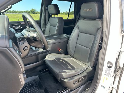 Used 2023 Chevrolet Tahoe High Country AWD/4WD image 11