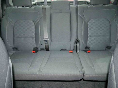 Used 2025 RAM 1500 Big Horn AWD/4WD image 40