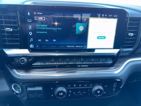 Used 2025 Chevrolet Silverado 1500 LT AWD/4WD image 21