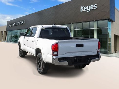 Used 2022 Toyota Tacoma SR5 RWD image 7