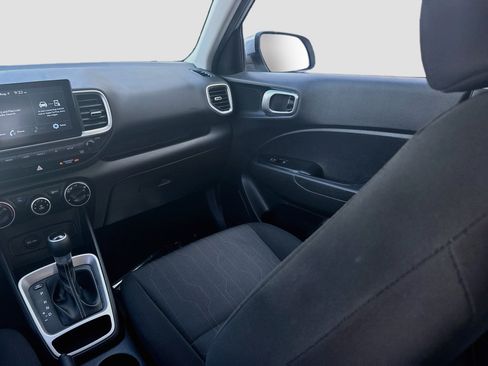 Used 2021 Hyundai Venue SE FWD image 19