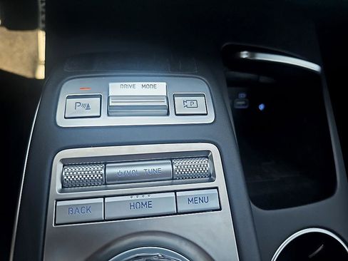 Used 2025 Genesis GV70 3.5T Sport w/ Sport Advanced Package image 26