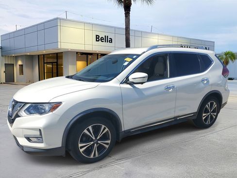 Used 2018 Nissan Rogue SL FWD image 2