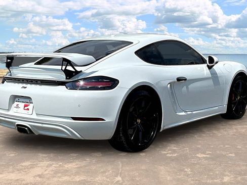 Used 2023 Porsche 718 Cayman RWD image 4