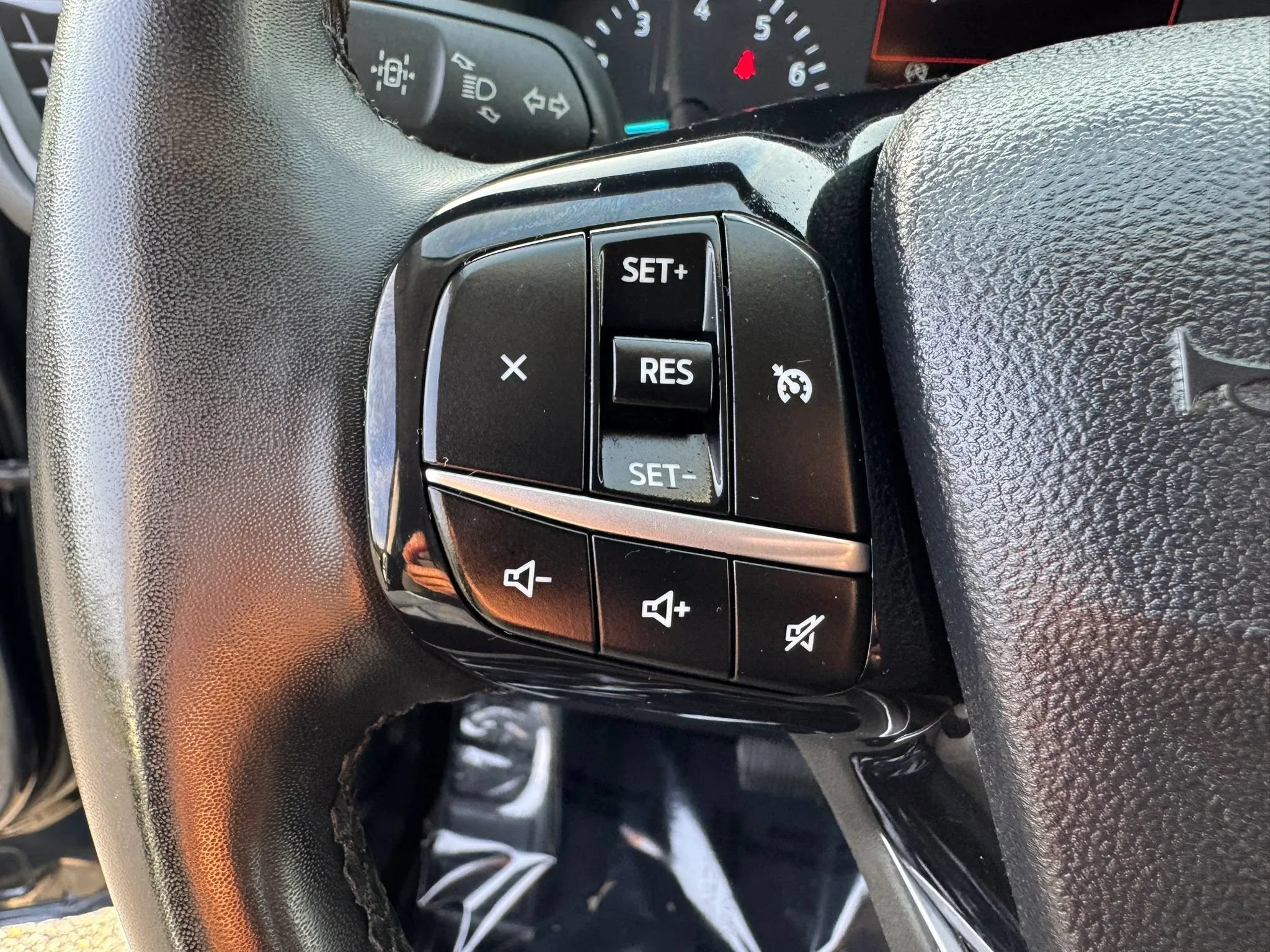Used 2022 Ford Escape SE w/ Convenience Package FWD image 15