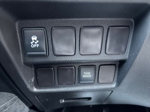 Used 2015 Nissan Pathfinder SV image 21