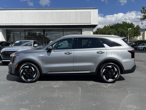 Used 2025 Kia Sorento EX AWD/4WD image 15