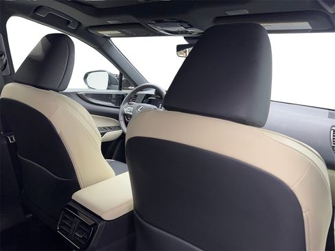 Used 2024 Lexus NX 250 FWD image 41