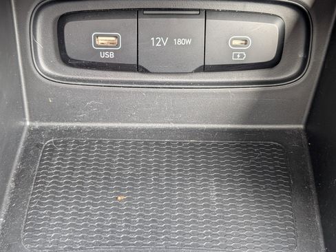 Used 2023 Hyundai Venue SEL w/ Cargo Package image 19