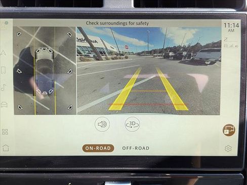 Used 2024 Land Rover Discovery S image 13