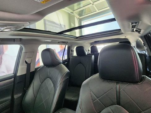 Used 2021 Toyota Highlander Platinum image 15