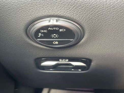 Used 2024 Mercedes-Benz GLC 300 image 27