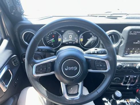 Used 2023 Jeep Wrangler Unlimited Sahara AWD/4WD image 10