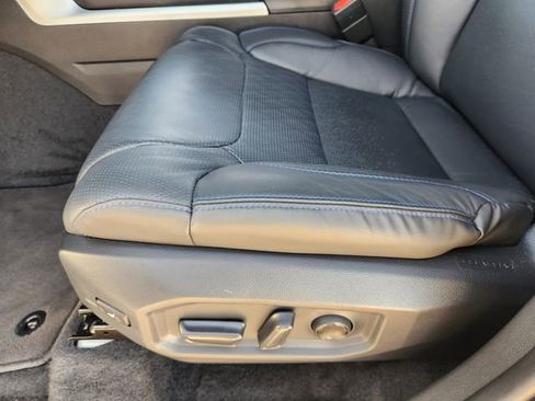 Used 2025 Toyota Sequoia Platinum image 18