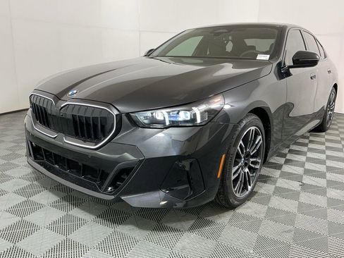 New 2026 BMW 530i xDrive w/ M Sport Package image 2