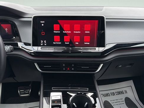 Used 2025 Volkswagen Atlas Cross Sport SEL R-Line image 16