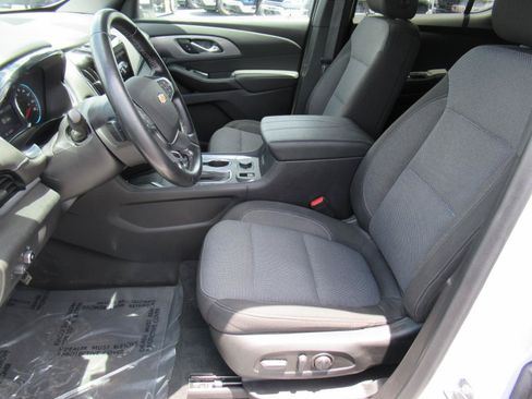 Certified 2023 Chevrolet Traverse LT FWD image 16