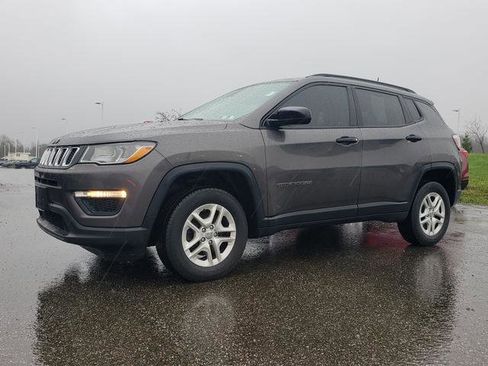 Used 2018 Jeep Compass Sport w/ Cold Weather Group AWD/4WD image 8