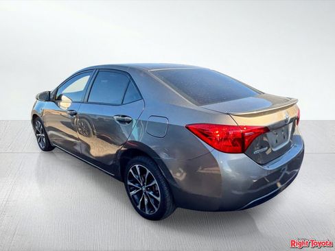 Certified 2017 Toyota Corolla SE FWD image 3