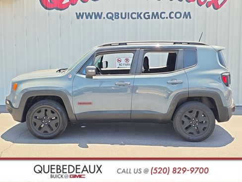 Used 2018 Jeep Renegade Trailhawk AWD/4WD image 4