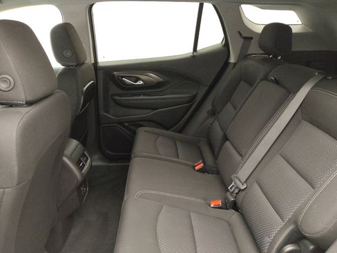 Used 2024 GMC Terrain SLE w/ Driver Convenience Package FWD image 18