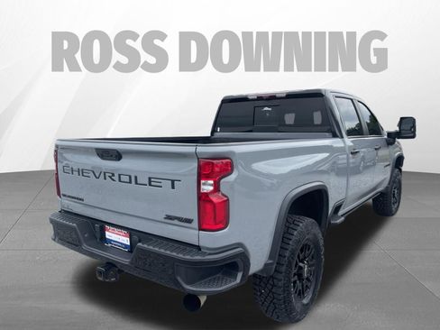 Used 2024 Chevrolet Silverado 2500 ZR2 w/ Technology Package AWD/4WD image 4