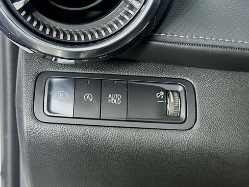 Used 2025 Chevrolet Equinox LT w/ Safety and Technology Package FWD image 17