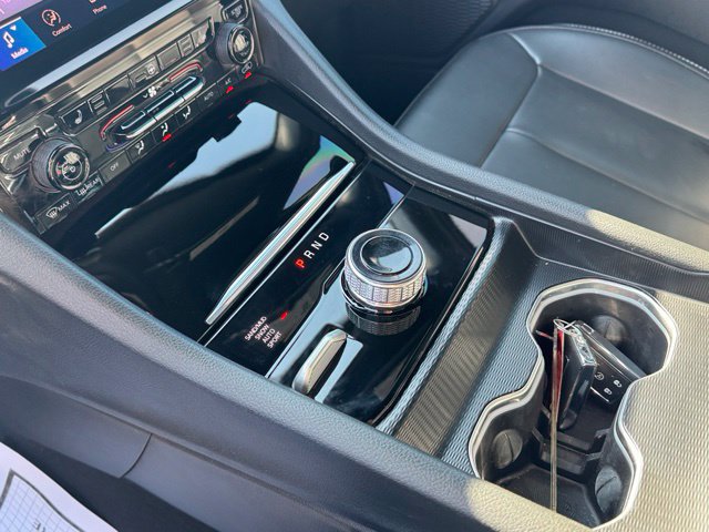 Used 2025 Jeep Grand Cherokee L Limited w/ Black Appearance Package AWD/4WD image 19