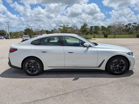 Used 2025 BMW i4 xDrive40i AWD/4WD image 3