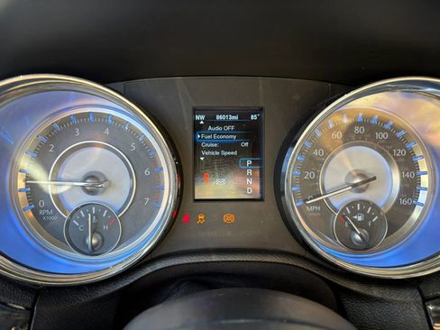 Used 2014 Chrysler 300 C w/ Light Group RWD image 24