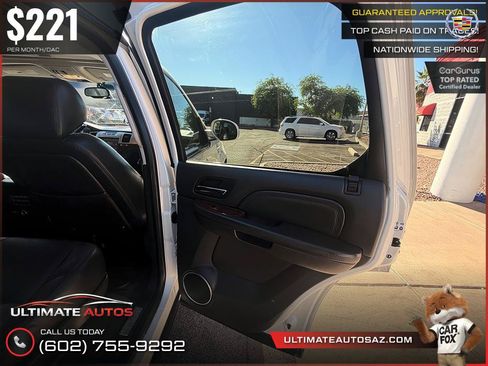 Used 2013 Cadillac Escalade Premium RWD image 17