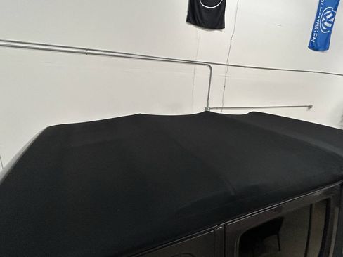 Used 2017 Jeep Wrangler Unlimited Sport image 8