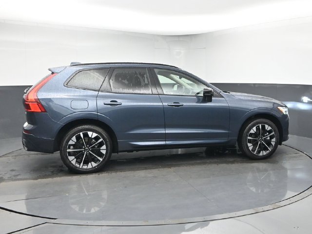 New 2027 Volvo XC60 B5 Plus AWD/4WD image 9