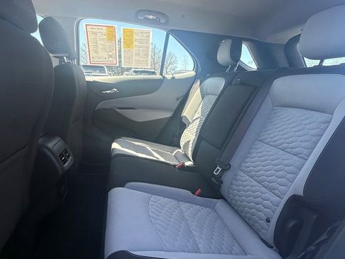 Used 2018 Chevrolet Equinox LS FWD image 19