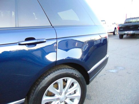 Used 2017 Land Rover Range Rover HSE image 31