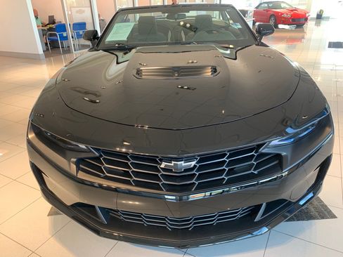 Used 2023 Chevrolet Camaro LT w/ Technology Package RWD image 2
